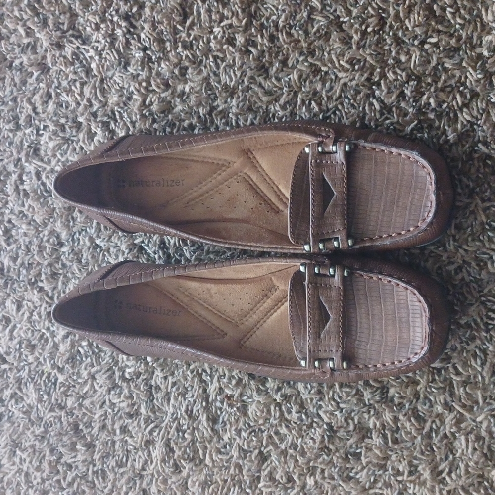 Naturalizer women's leather flats size 7 color brown